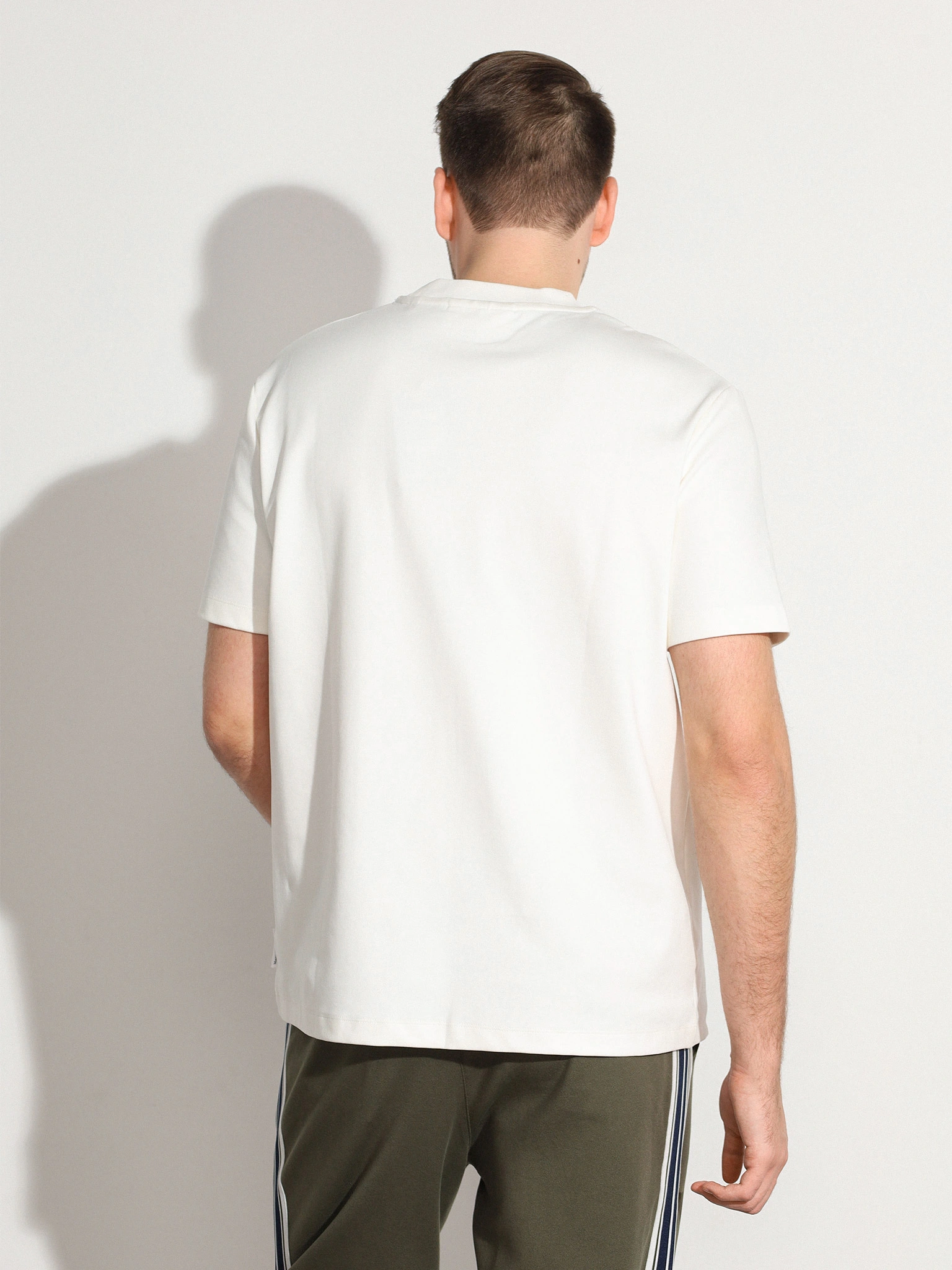 Футболка белого цвета из смесового хлопка